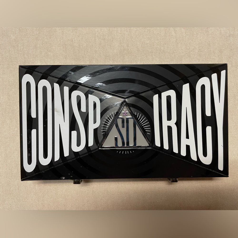 Conspiracy Palette